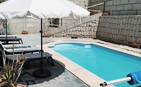 Villa Cubas